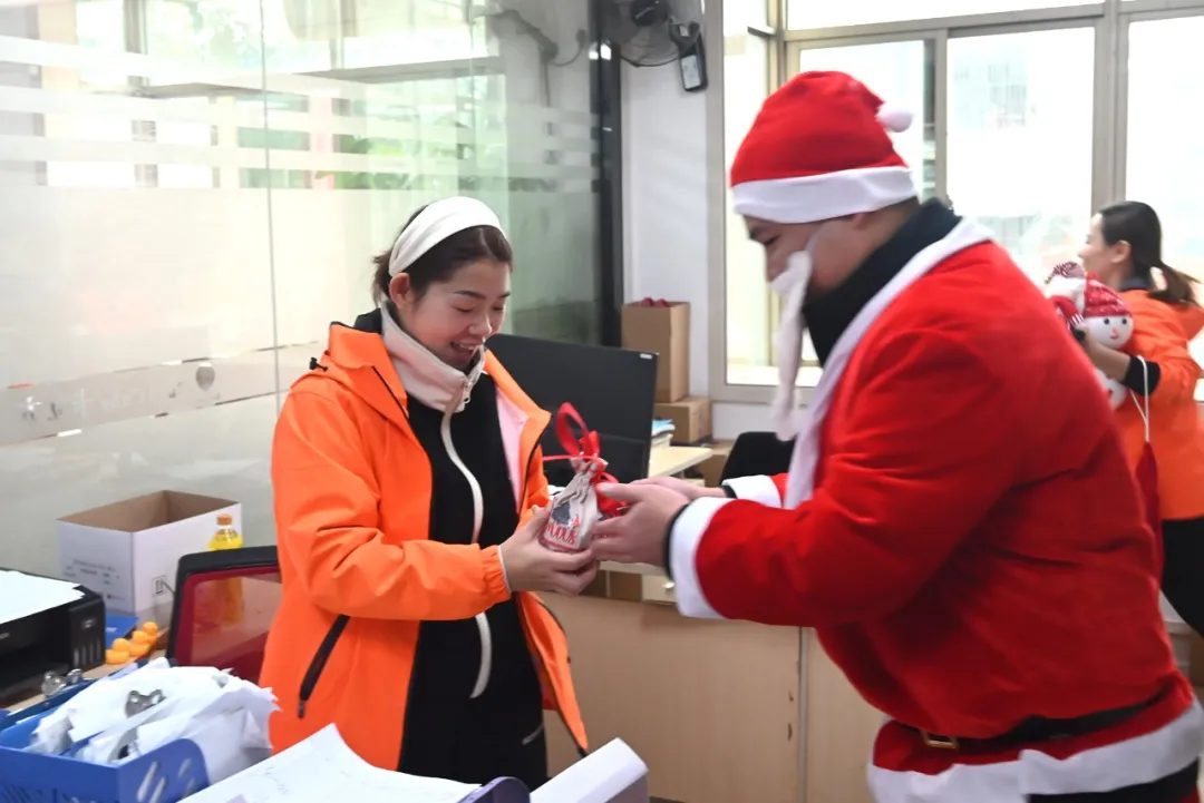 a33005ec-256c-48c8-9a8d-2a45585eef88 a33005ec-256c-48c8-9a8d-2a45585eef88