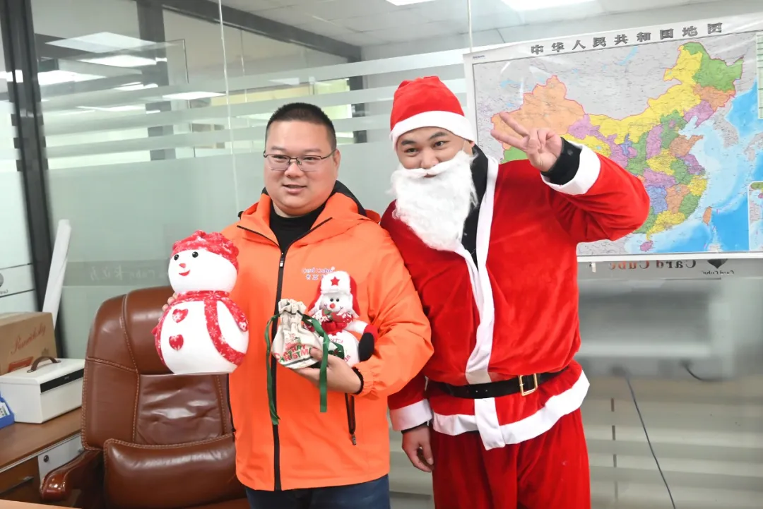 6ad48433-cdd3-4a89-a5c8-bfd46fe4f548 6ad48433-cdd3-4a89-a5c8-bfd46fe4f548