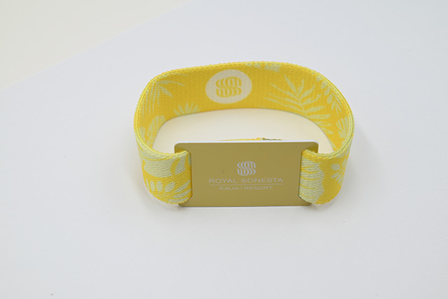 ic卡和id卡的內(nèi)碼是在芯片晶元生產(chǎn)過程中燒錄的 ic卡和id卡的內(nèi)碼是在芯片晶元生產(chǎn)過程中燒錄的