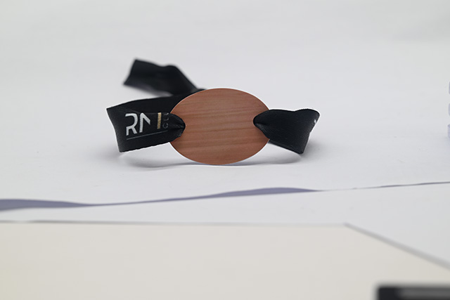 滴膠卡NFC移動支付繼續(xù)發(fā)力 滴膠卡NFC移動支付繼續(xù)發(fā)力