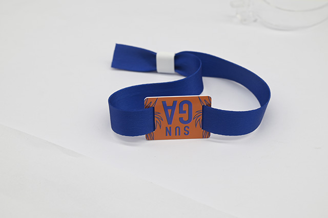 西安駕校6月1日起實行滴膠卡管理制度 監控“學時縮水” 西安駕校6月1日起實行滴膠卡管理制度 監控“學時縮水”