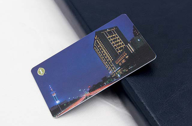 “芯時(shí)代”為百姓持金融IC卡帶來(lái)安全便捷 “芯時(shí)代”為百姓持金融IC卡帶來(lái)安全便捷